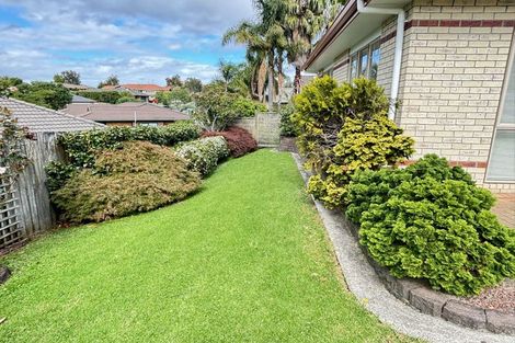 Photo of property in 8 Rosebay Rise, Henderson, Auckland, 0610