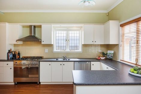 Photo of property in 4 Carlton Avenue, Palmerston North, 4414