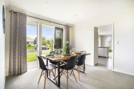 Photo of property in 11 Holcroft Place, Huntington, Hamilton, 3210