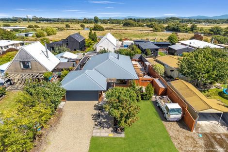 Photo of property in 27 Reserve Road, Waikuku Beach, 7473