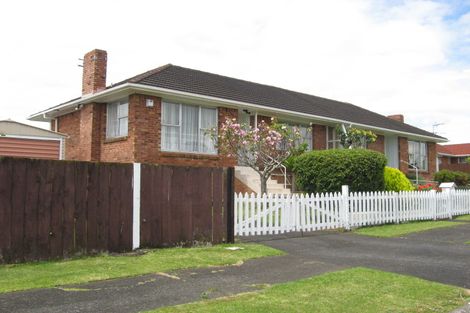 Photo of property in 2/2 Wayne Drive, Mangere, Auckland, 2022