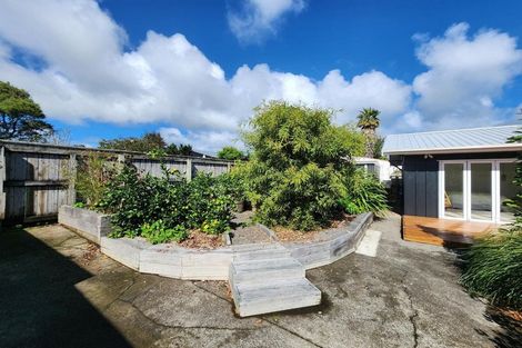 Photo of property in 8 Hussey Street, Oakura, 4314