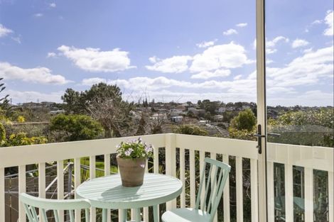 Photo of property in 12 Ross Avenue, Glenfield, Auckland, 0629
