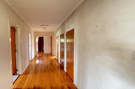 Photo of property in 6 Fairdene Avenue, Henderson, Auckland, 0610