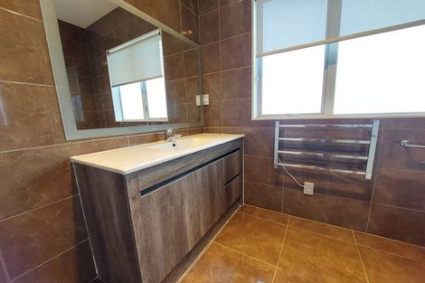 Photo of property in 21 Hornbill Drive, Fairview Heights, Auckland, 0632
