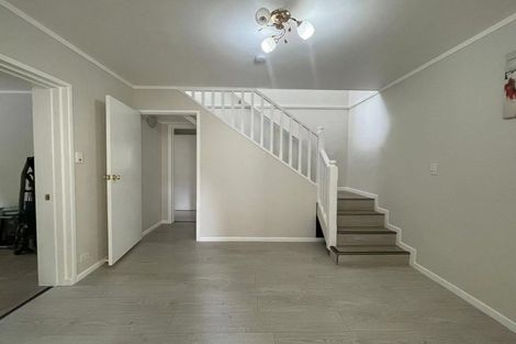 Photo of property in 1/663 Beach Road, Rothesay Bay, Auckland, 0630