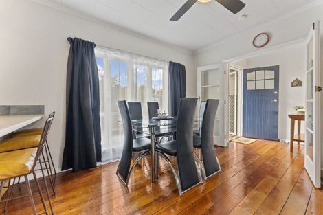 Photo of property in 1 Oriel Place, Levin, 5510
