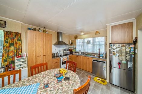 Photo of property in 295 South Road, Hawera, 4610