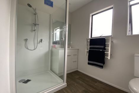 Photo of property in 3 Lowell Place, Massey, Auckland, 0614