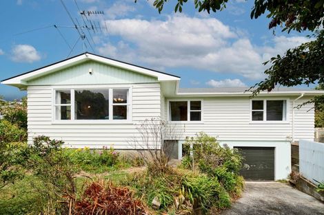 Photo of property in 16 Clematis Grove, Maungaraki, Lower Hutt, 5010