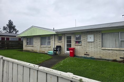 Photo of property in 3 Seddon Street, Takaro, Palmerston North, 4412