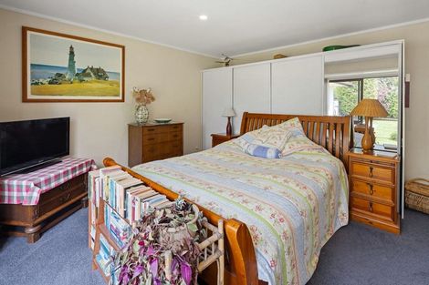 Photo of property in 251 Shakespeare Street, Leamington, Cambridge, 3432