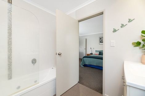 Photo of property in 112r Waikite Road, Welcome Bay, Tauranga, 3175