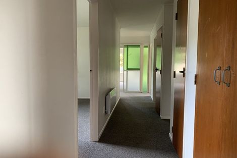 Photo of property in 33 Larchmont Grove, Totara Park, Upper Hutt, 5018