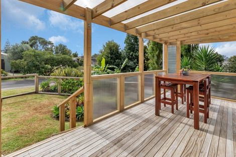Photo of property in 1 Ishtar Place, One Tree Point, 0118