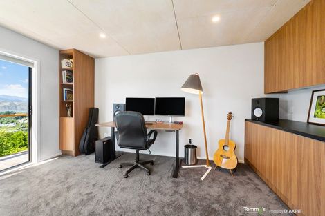 Photo of property in 27 Beacon Hill Road, Strathmore Park, Wellington, 6022