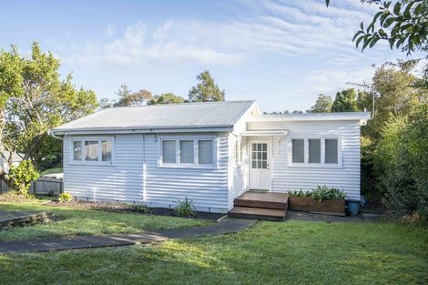 Photo of property in 637 Swanson Road, Swanson, Auckland, 0612