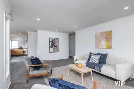 Photo of property in 75 Dress Circle, Newlands, Wellington, 6037