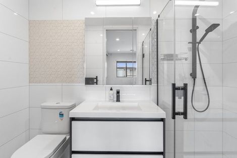 Photo of property in 307/252 Centreway Road, Orewa, 0931