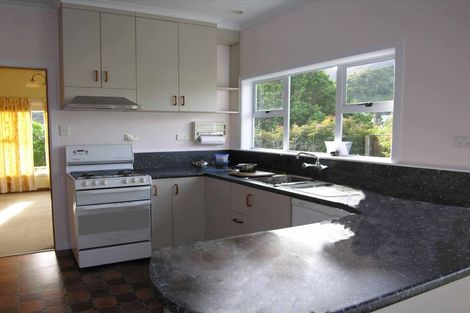 Photo of property in 11 Lucknow Terrace, Khandallah, Wellington, 6035