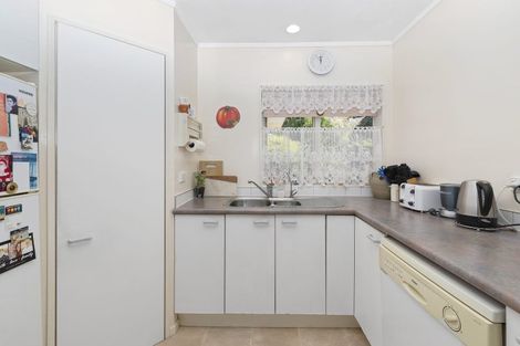 Photo of property in 29 Milan Drive, Glen Eden, Auckland, 0602