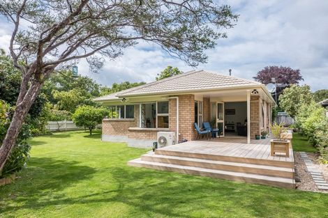 Photo of property in 4 Kaikomako Road, Waikanae, 5036