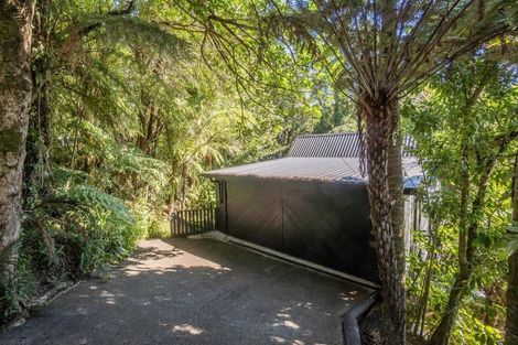 Photo of property in 43 Kohu Road, Titirangi, Auckland, 0604