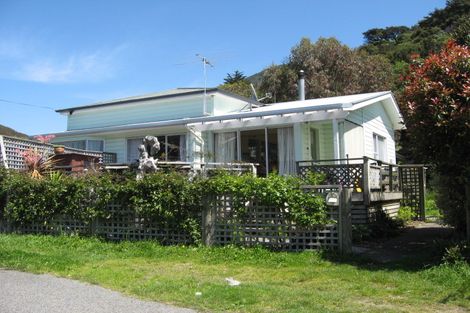 Photo of property in 5 Durham Street, Picton, 7220