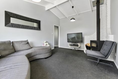 Photo of property in 14 Pitcher Place, Glen Eden, Auckland, 0602