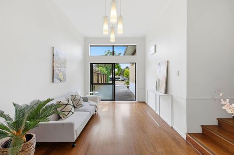Photo of property in 2/39 Rapallo Place, Farm Cove, Auckland, 2012