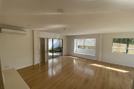 Photo of property in 1/4 Mossop Rise, Glenfield, Auckland, 0629
