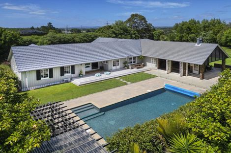 Photo of property in 21 Koraha Road, Kumeu, 0892