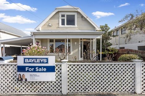 Photo of property in 120 Hargest Crescent, Saint Clair, Dunedin, 9012