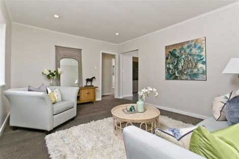 Photo of property in 24 Reid Road, New Lynn, Auckland, 0600