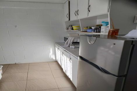 Photo of property in 2/78 West Coast Road, Glen Eden, Auckland, 0602