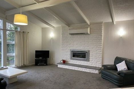 Photo of property in 25 Rosedale Place, Avonhead, Christchurch, 8042