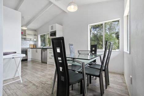 Photo of property in 14 Pitcher Place, Glen Eden, Auckland, 0602