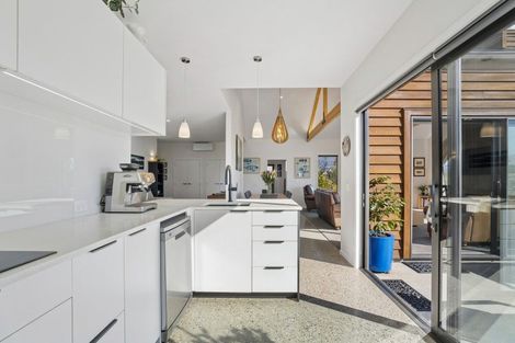 Photo of property in 60 Cunninghams Drive, Jacks Point, Queenstown, 9371