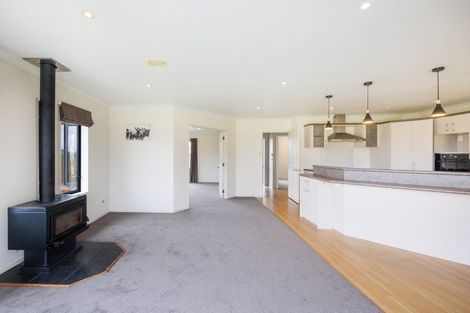 Photo of property in 186 Pacific Drive, Fitzherbert, Palmerston North, 4410