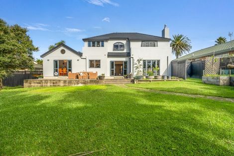 Photo of property in 3 San Ambrosio Rise, Henderson, Auckland, 0612