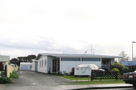 Photo of property in 2/209 Mcleod Street, Camberley, Hastings, 4120