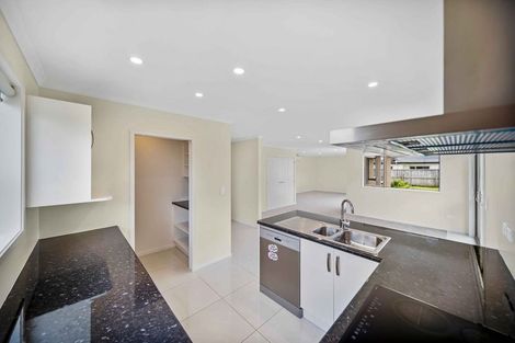 Photo of property in 22 Lamborn Drive, Papakura, 2110