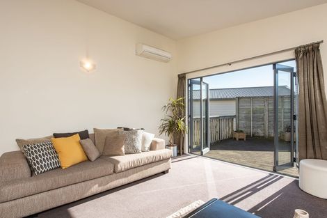 Photo of property in 2 Landsdowne Terrace, Karori, Wellington, 6012