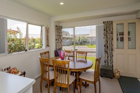 Photo of property in Rangeview Villas, 2/9 Fuller Close, Levin, 5510