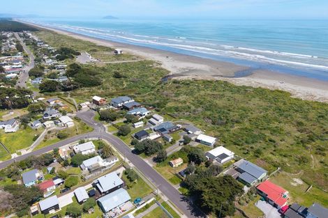 Photo of property in 7 Kent Avenue, Waitarere Beach, Levin, 5510
