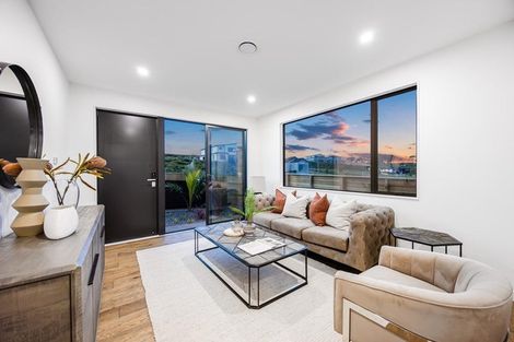 Photo of property in 7 Pakirikiri Street, Long Bay, 0630