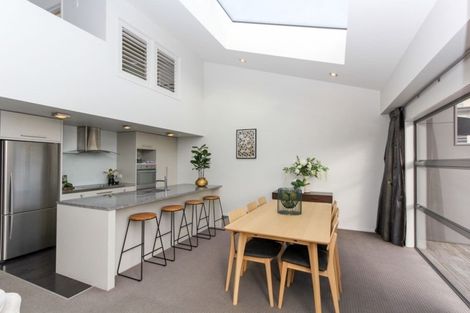 Photo of property in 2/2 Buller Street, New Plymouth, 4310
