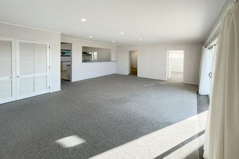 Photo of property in 76 Marellen Drive, Red Beach, 0932