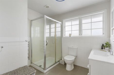 Photo of property in 117 Stanley Road, Glenfield, Auckland, 0629