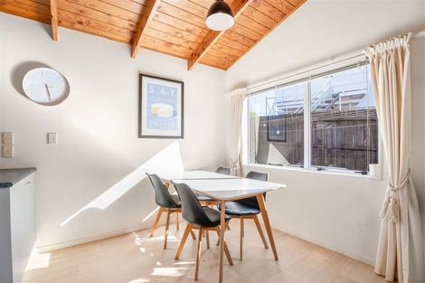 Photo of property in 25 Neil Avenue, Te Atatu Peninsula, Auckland, 0610